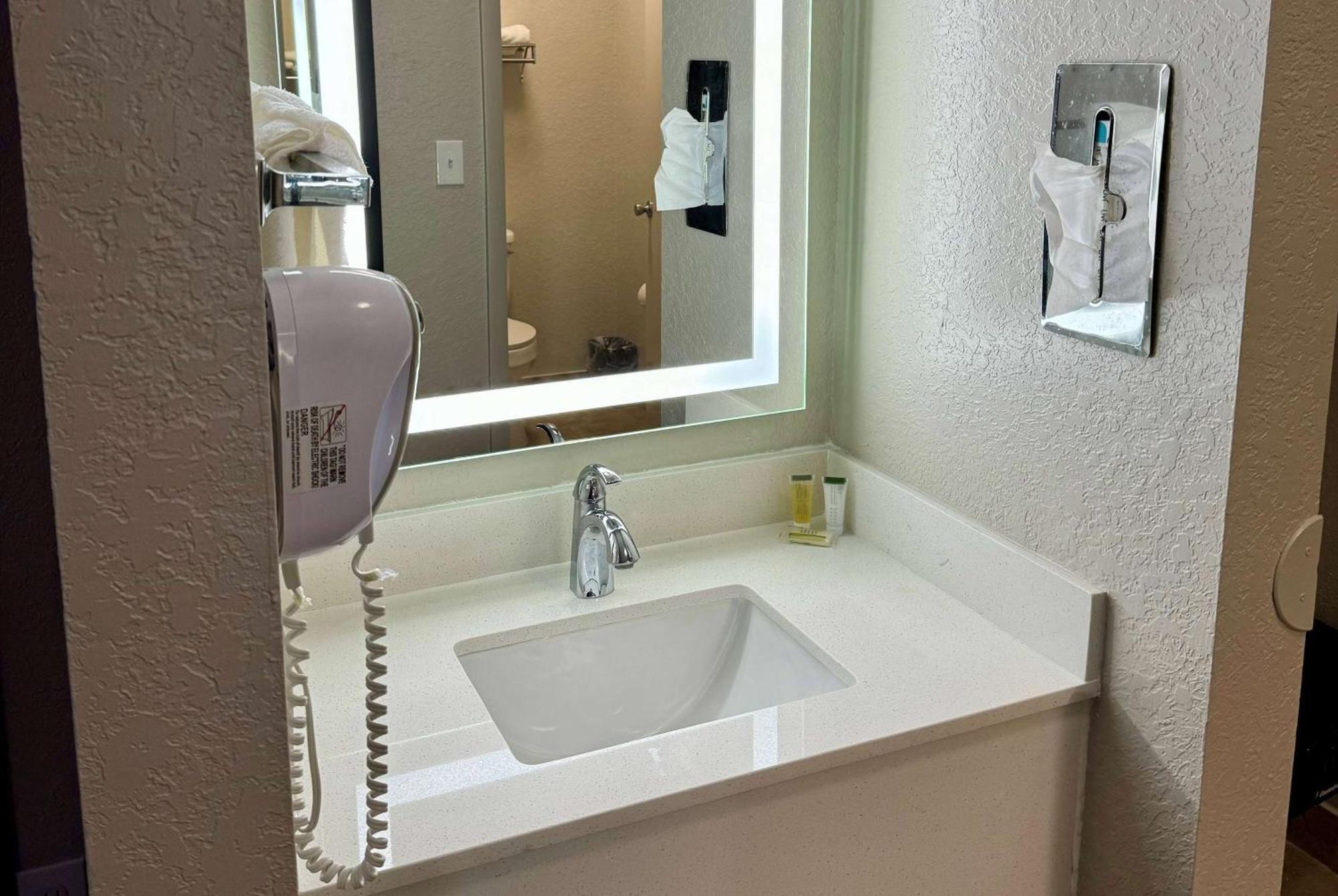 Days Inn By Wyndham Sarasota I-75 Vamo Esterno foto